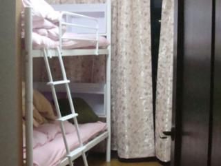 ベッド - 池袋徒歩9分なんと30800円一戸建て} - ルームシェアルームメイト