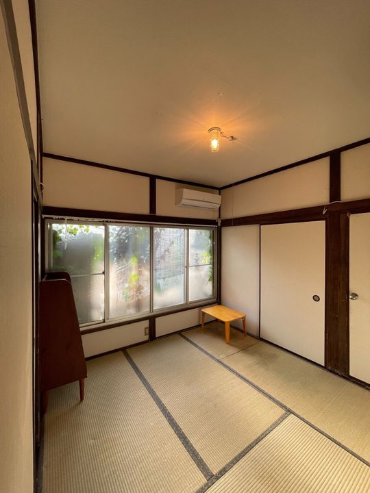 キッチン - 下北沢や三軒茶屋に歩いて行けちゃう！庭付き古民家シェアハウスに空きが出ました！} - ルームシェアルームメイト