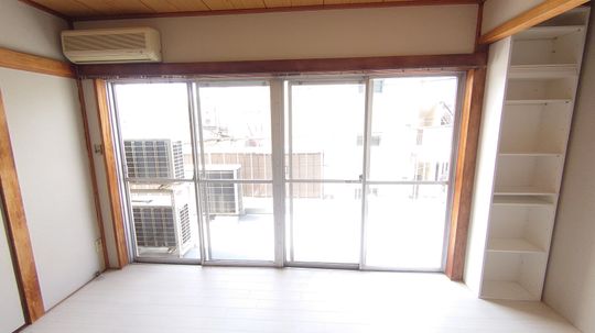 個室 - 代々木上原駅から1分} - ルームシェアルームメイト