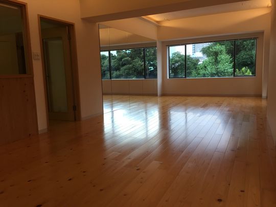 その他 - 御茶ノ水駅徒歩5分 ヨガスタジオ併設のサロン} - ルームシェアルームメイト