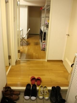 玄関 - jr山手線高田馬場★収納充実★女性専用【3.3万】} - ルームシェアルームメイト