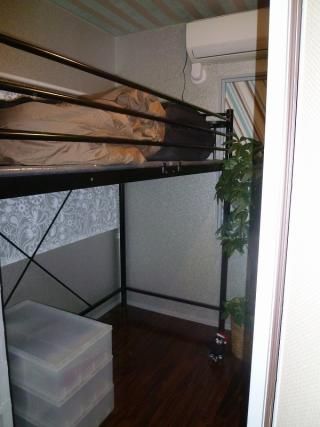 個室 - 隣駅新宿・原宿 防音の鍵つき個室です。みにきてください。} - ルームシェアルームメイト