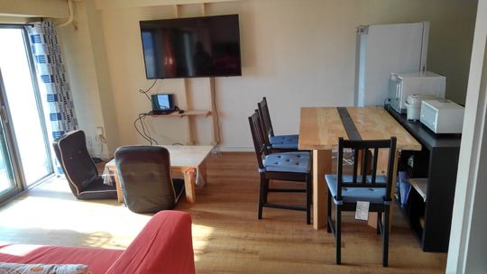 リビング - 京急弘明寺からバスで10分} - ルームシェアルームメイト