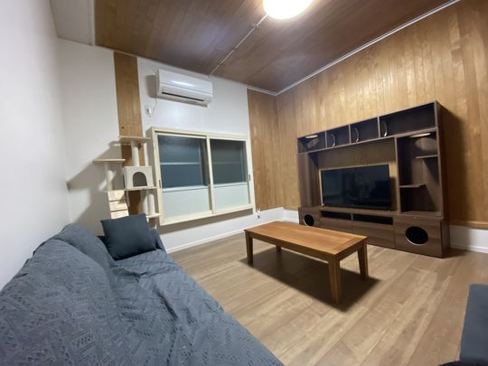 ダイニング - 家賃1か月無料!猫と一緒に住める女性専用シェアハウス！JR藤沢駅} - ルームシェアルームメイト