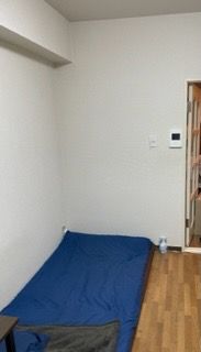 個室 - ワンルーム6畳、新宿区 2ヶ月間のサブレット} - ルームシェアルームメイト