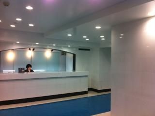 ラウンジ - 港区赤坂の中心でオフィスシェア} - ルームシェアルームメイト