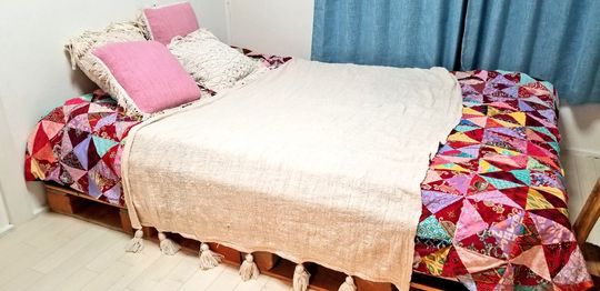 ベッド - バリ島無料滞在特典付きシェアハウス！} - ルームシェアルームメイト