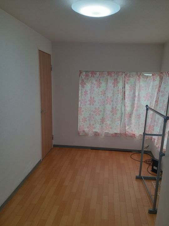 個室 - 敷・礼・仲介料などオール０☆初期費用総額￥75000のみ！(光熱費込)} - ルームシェアルームメイト