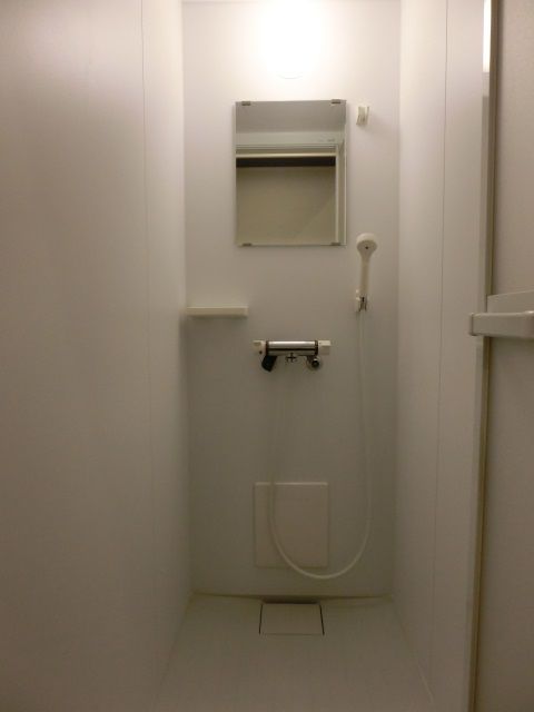 シャワー - あこがれの田園調布に住んでみませんか（＾ｕ＾）} - ルームシェアルームメイト