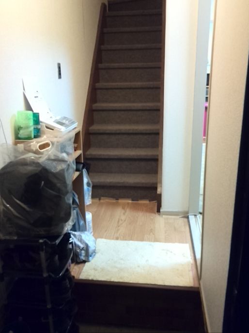 玄関 - マンションではなく一戸建てに住んでみたい方おられませんか？} - ルームシェアルームメイト