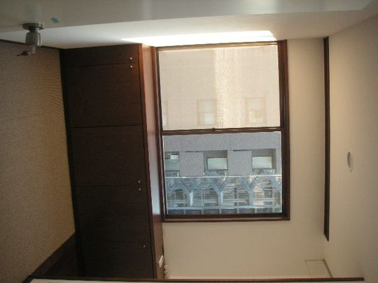 個室 - 都営新宿線西大島より徒歩4分のペントハウスにご入居が可能です!女性の方は特典あり！} - ルームシェアルームメイト