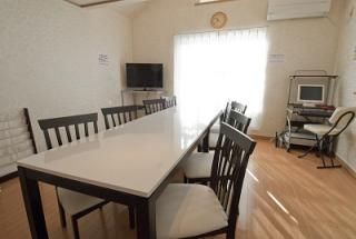 リビング - 個室有!!人気の中野に新規open!!他} - ルームシェアルームメイト