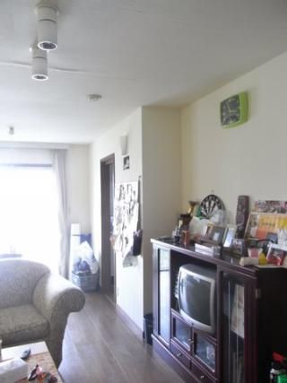 リビング - 55,000円　横浜菊名　桜の木のある庭でコーヒーはいかがですか} - ルームシェアルームメイト