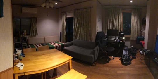 リビング - 東高円寺徒歩5分　屋上の広いシェアハウス} - ルームシェアルームメイト