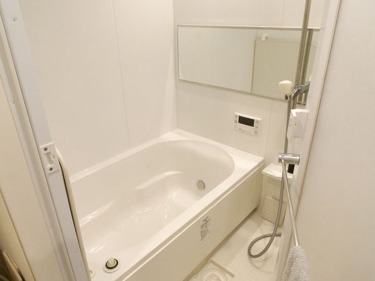 風呂 - 清潔でおしゃれなフローリングワンルーム} - ルームシェアルームメイト