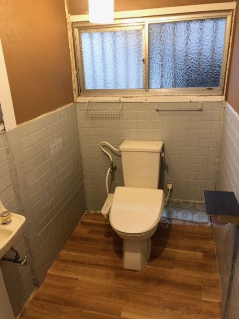 トイレ - 長崎市本尾町の戸建} - ルームシェアルームメイト