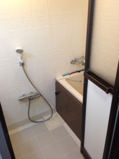 風呂 - JR大塚駅徒歩2分！　6畳和室　エアコン完備　ベランダ有り　収納有り　インターネット使用可（光通信開通済）} - ルームシェアルームメイト