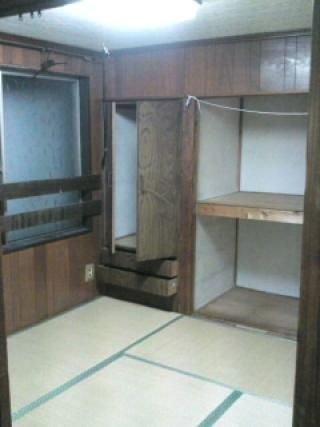 個室 - 水光熱ネット費は家賃に含みます！} - ルームシェアルームメイト