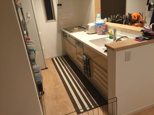 キッチン - 八王子です。新築戸建てです。} - ルームシェアルームメイト