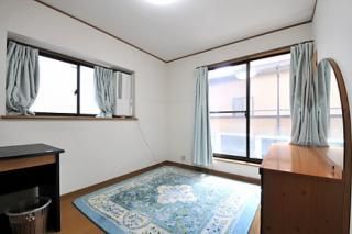 個室 - 都心へのアクセス良好な女性専用の個室限定シェアハウス} - ルームシェアルームメイト