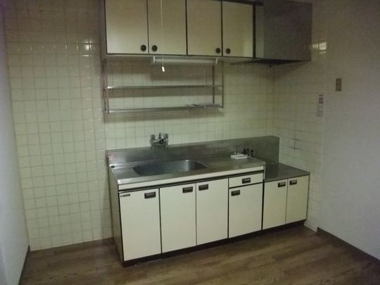 キッチン - 中野のルームシェア 月51,000円} - ルームシェアルームメイト