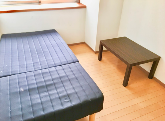 個室 - 【初月フリーレント】東京タワー、森ビルを一望できる一等地マンションの高層階} - ルームシェアルームメイト