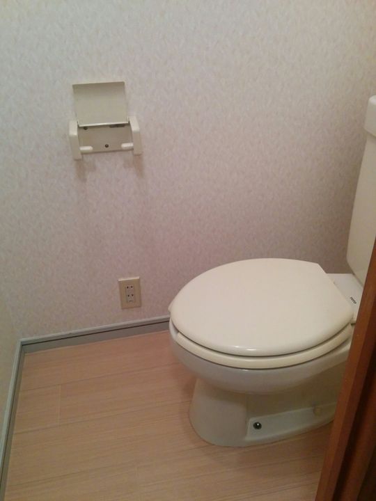 トイレ - JR山手線、京浜東北線田端駅歩いて10分、東京都内の女性専用シェアハウスです。} - ルームシェアルームメイト
