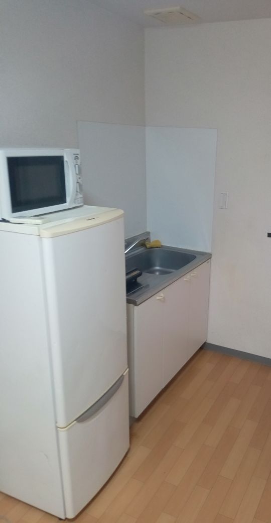 キッチン - 敷・礼・仲介料などオール０☆初期費用総額￥75000のみ！(光熱費込)} - ルームシェアルームメイト