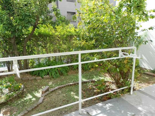 その他 - 芦屋市の閑静な住宅街にあるファミリーマンションのルームシェア―です。} - ルームシェアルームメイト