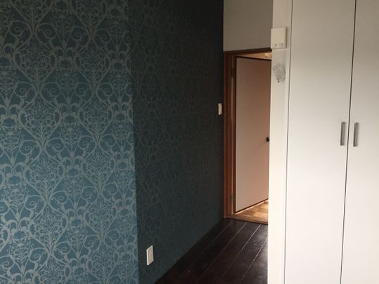 個室 - 【女性専用】 川西エリア初のネコ同居型シェアハウス♪40歳以上も歓迎！} - ルームシェアルームメイト