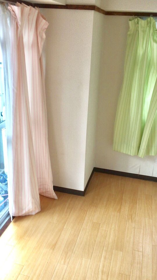 個室 - 〜山手線と千代田線が最寄駅、オートロックのシェアハウスです〜} - ルームシェアルームメイト