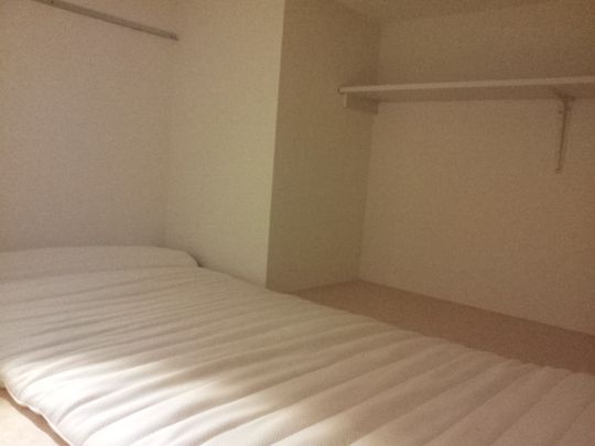 個室 - ★豪華設備のシェアハウス★東浦和★} - ルームシェアルームメイト