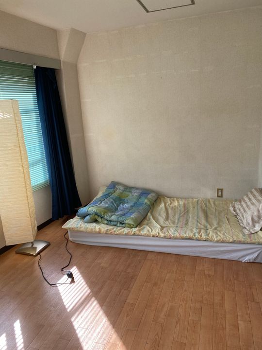 個室 - 広くて明るいプライベートルーム} - ルームシェアルームメイト