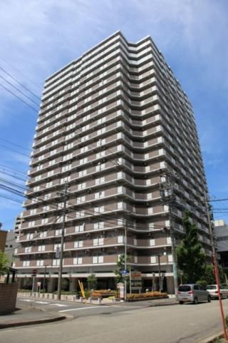 キッチン - 最高の夜景、交通至便、暖かい交流！} - ルームシェアルームメイト
