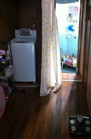 風呂 - 池袋５分　新宿１０分　渋谷１５分　乗換なしの好立地です！} - ルームシェアルームメイト