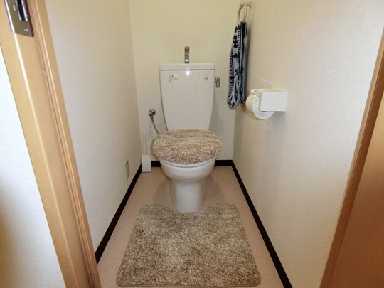 トイレ - 池袋駅 大塚駅から近く‼︎リーズナブルシェアハウス♪} - ルームシェアルームメイト