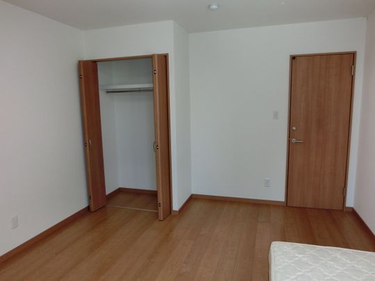 個室 - 都営三田線本蓮沼駅　徒歩5分　女性専用、少人数シェア} - ルームシェアルームメイト