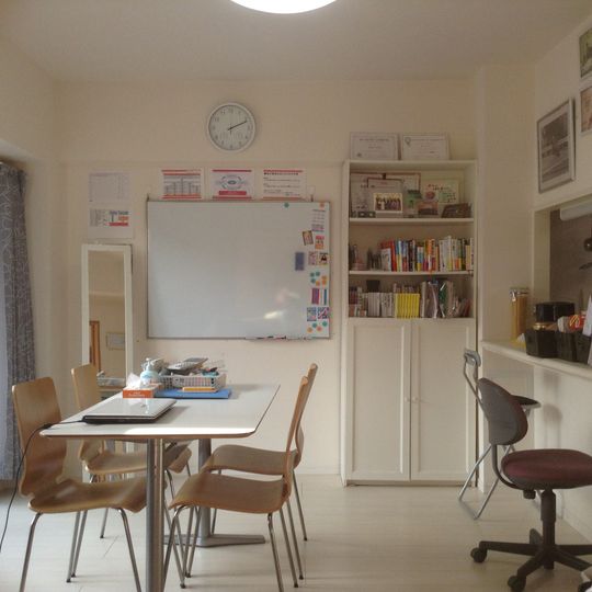 リビング - 東上線・有楽町線・副都心線、３線始発駅和光市駅から徒歩１０分！３LDKの１部屋専有可能！} - ルームシェアルームメイト