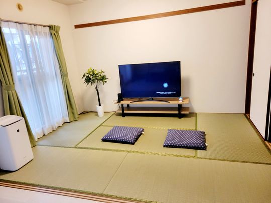 個室 - 【横浜市都筑区】都筑ふれあいの丘駅～徒歩5分} - ルームシェアルームメイト