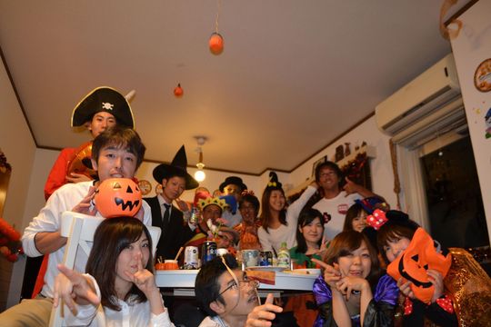 ダイニング - スカイツリー目の前のテラスハウス} - ルームシェアルームメイト