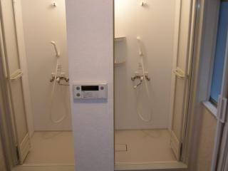 シャワー - 鍵付個室!!!!!!} - ルームシェアルームメイト