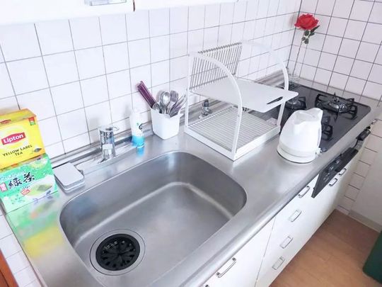キッチン - 大泉学園シェアハウス} - ルームシェアルームメイト