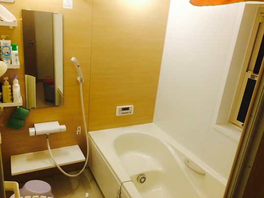 風呂 - 一戸建てルームシェア募集⭐️} - ルームシェアルームメイト