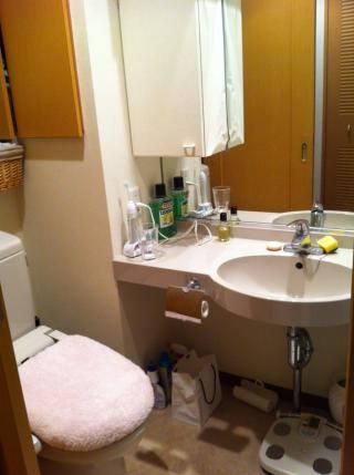 トイレ - アクセス良し★サブレット貸します★池袋まで15分、新宿まで20分、渋谷まで30分} - ルームシェアルームメイト