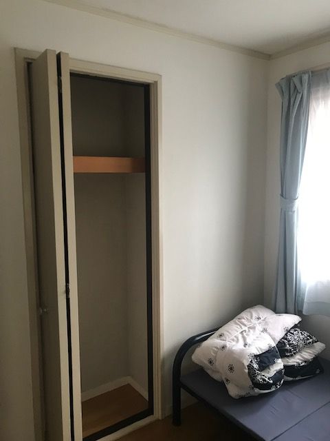 収納 - 駅まで徒歩5分の個室シェアハウス} - ルームシェアルームメイト