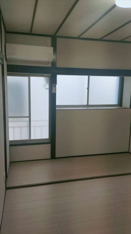 個室 - ☆女性限定シェアハウス！　★wi-fi完備！　☆光熱費込！　★定期借家　☆1階に共用シャワー、台所あり} - ルームシェアルームメイト