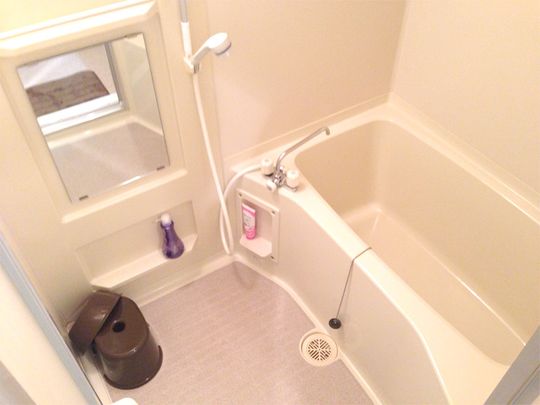 風呂 - 山手線日暮里駅徒歩3分★大人気のオープン物件!!男性部屋・女性部屋空き一つずつ!!部屋も綺麗な好立地物件♪} - ルームシェアルームメイト