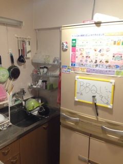 キッチン - ★〜初月無料のシェアハウス！池袋、新宿、渋谷まで電車で1本です〜} - ルームシェアルームメイト