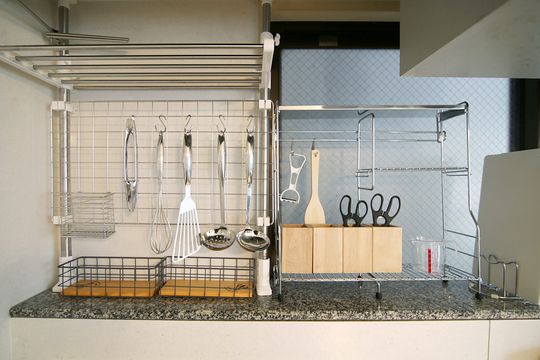 キッチン - 新宿まで11分 ２万円代☆　夢追いシェアハウス！　残り１名 募集中！} - ルームシェアルームメイト