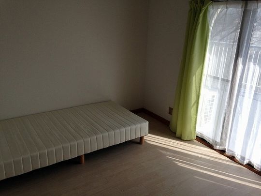 個室 - JR横須賀線 横須賀駅 京急本線 逸見駅徒歩10分 2015年新規オープンシェアハウス} - ルームシェアルームメイト